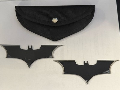 2 Batman Batarang Metal Throwing Knives Replica Set with Logo and Case Novelty