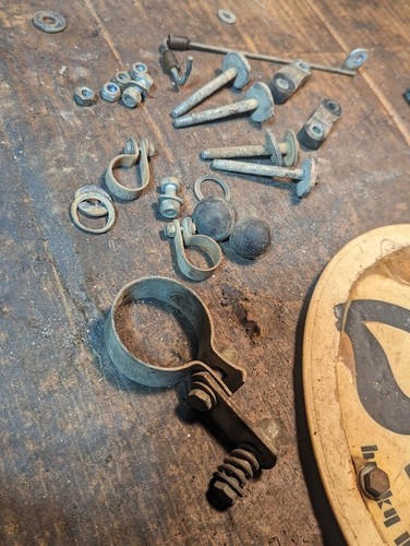 1980 HUSQVARNA 250CR 250 CR TRIPLE TREE FRONT NUMBER PLATE FENDER MOUNT BOLTS - Picture 3 of 10