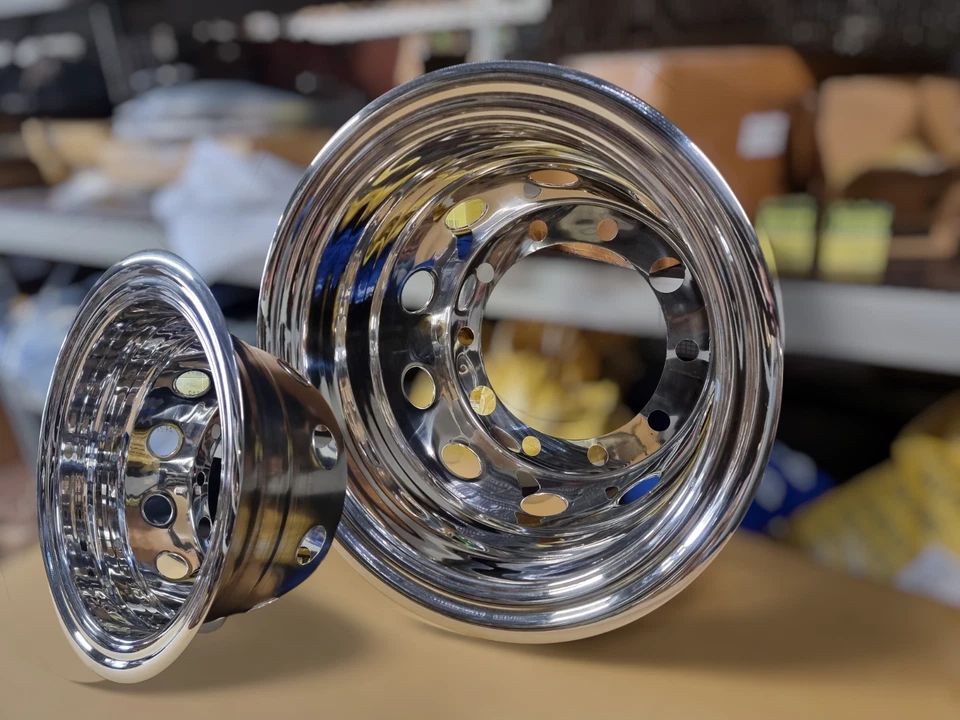 2x Radauskleidung 22,5 Edelstahl Tiefbett passend für LKW ,Daf ,Scania ,Mercedes - Bild 2 von 4