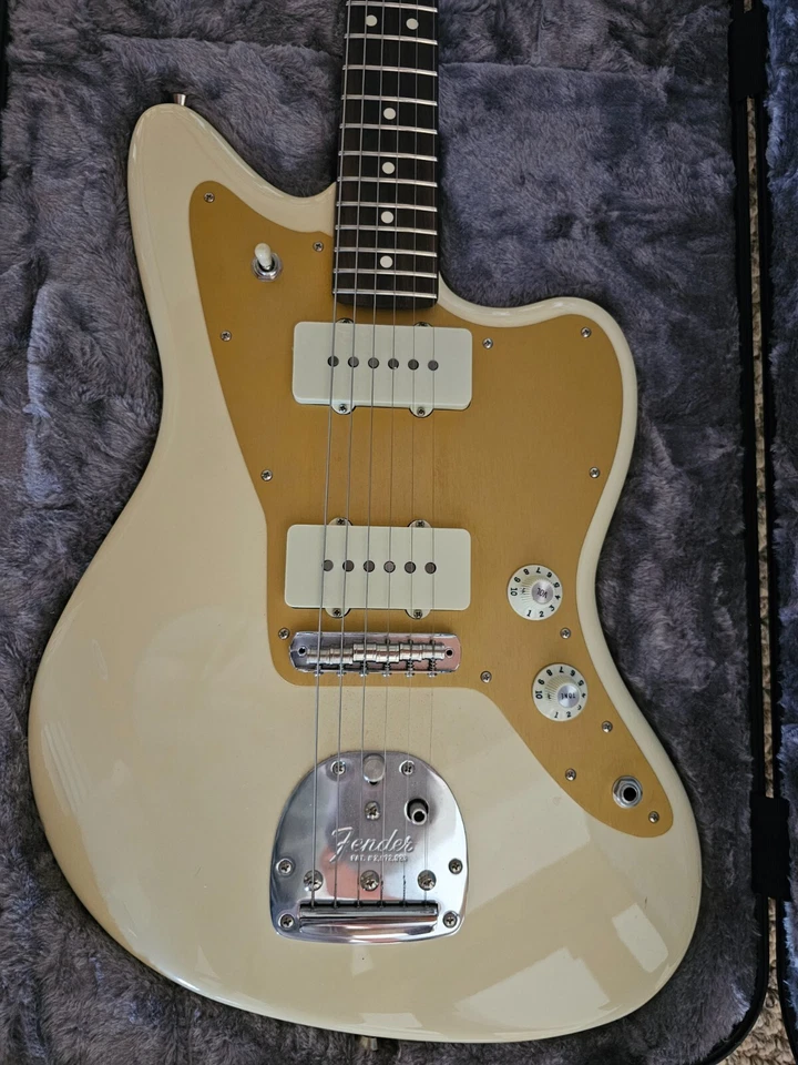 Fender Edición Limitada American Professional Jazzmaster con Cuello de Palisandro 2019 Foto 2 de 3