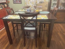 Large dark brown countertop Dining Room Table with 6 Matching Chairs 