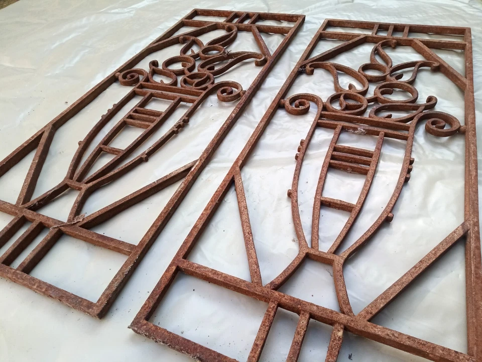 85 x 32 cm - Paire d'anciennes grilles de porte, en fonte, art déco - Photo 3/4