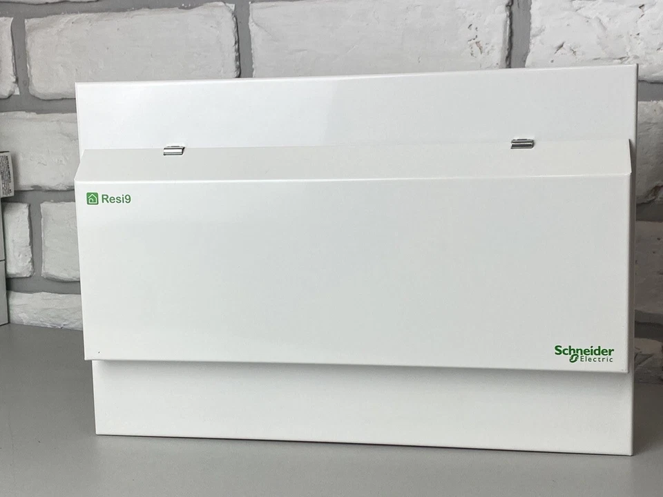 Unidad de consumo Easy9 EZ9R4R4MCUL 4+4 vías 1x 100A Sw principal + 2x 63A RCCB Foto 4 de 4