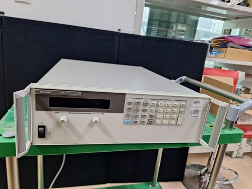 Keysight 6813B: Fuente de alimentación de CA / Analizador de alimentación, 1750 VA, 300 V, 13 A (1136) - Imagen 2 de 8