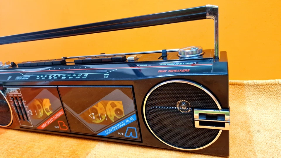 SANYO MW706F Mini Radiorecorder in schwarz. Vintage, komplett restauriert! - Bild 3 von 4