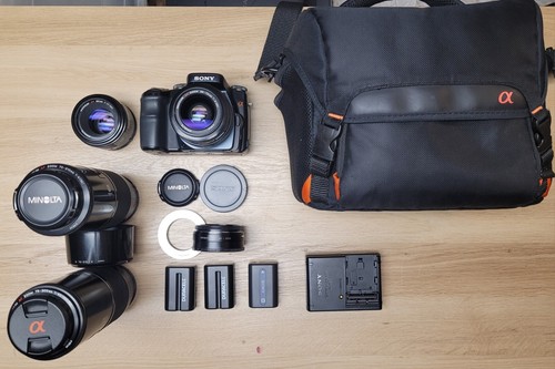 NEAR MINT Sony Alpha A100 10.2MP CCD Sensor Digital DSLR Camera +4Lenses+Extras