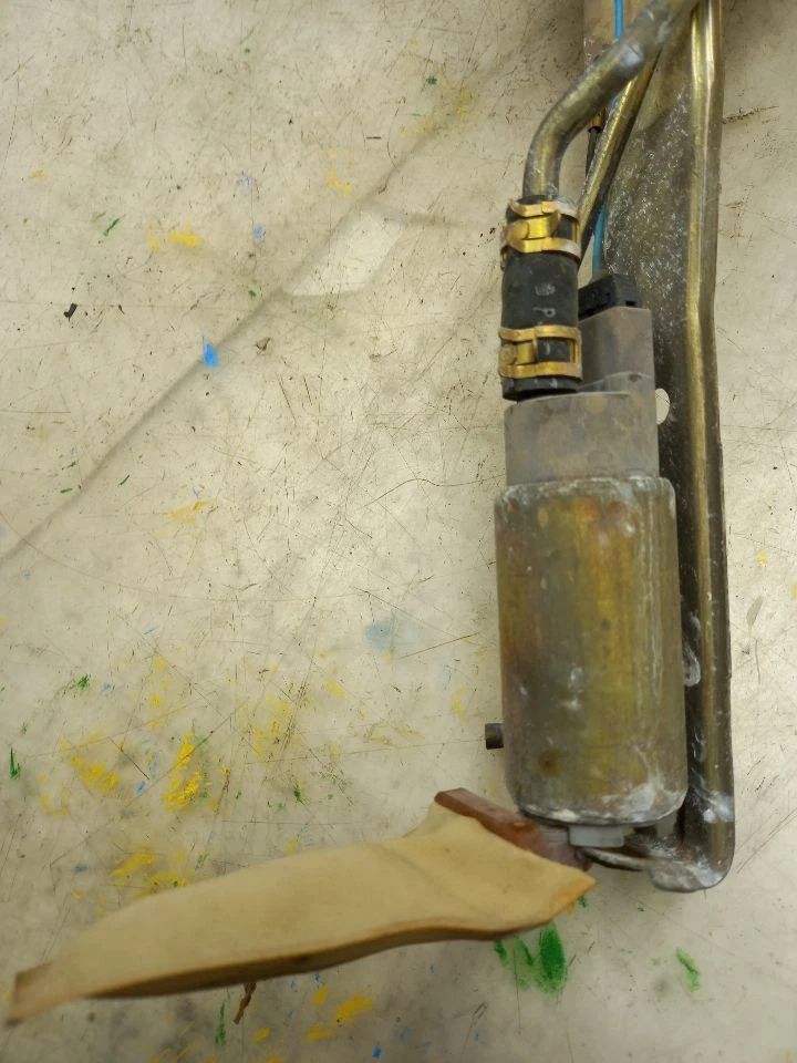 93 94 95 96 97 98 TOYOTA T100 BOMBA DE COMBUSTIBLE 3,0 L Foto 3 de 4