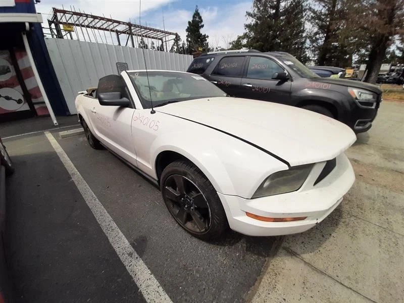 Ford Mustang 2007 filtro de vapor de combustible bote de carbón 4,0 L tracción trasera automático Foto 4 de 4