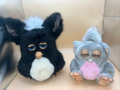 Furby Hasbro 2005 Konvolut anthrazit schwarz Fell blaue Augen & grau rosa Baby DEFEKT