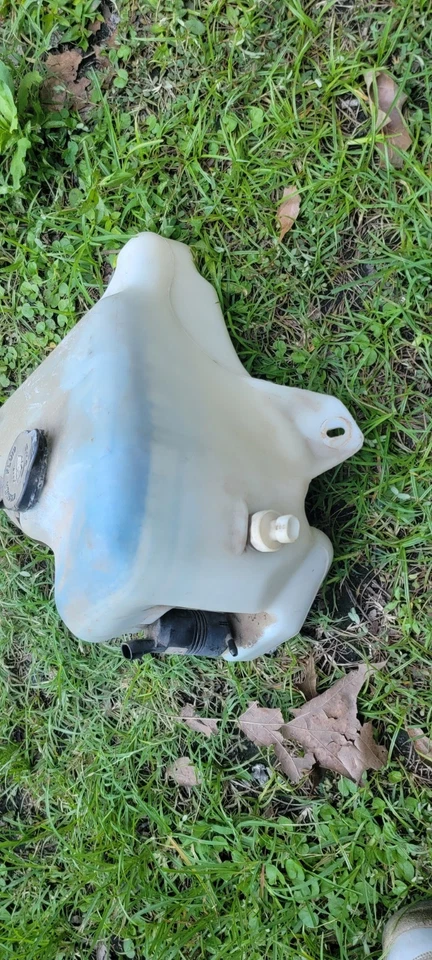 94-96 Cadillac Fleetwood Brougham Windshield Washer Fluid Reservoir OEM Used - Image 3 of 4