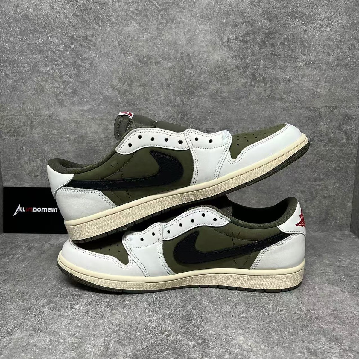 Level SS/New - Air Jordan 1 Retro Low OG SP Travis Scott Level SS/New - Air Jordan 1 Retro Low OG SP Travis Scott