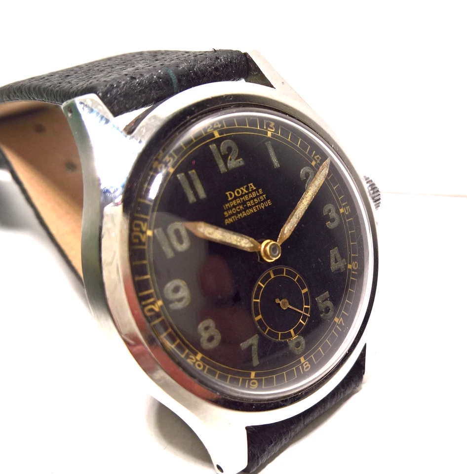 VINTAGE WATCH DOXA WATERPROOF OVERSIZED 37.8MM CLAMSHELL CASE BLACK GALT DIAL - Image 4 of 4