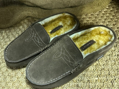 ARIAT MOC SCUFF SLIPPER MEN  9 NEW