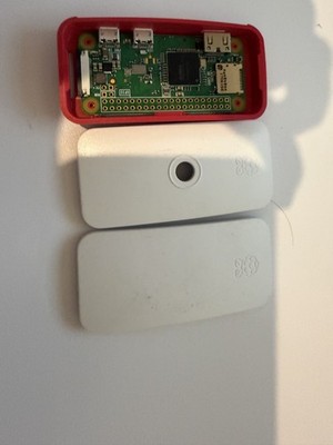 Raspberry Pi Zero W Rev 1.1 mit offiziellem Gehäuse & Kamerageckel