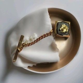 Spilla cravatta testa di cavallo piccola vintage anni 50 equitazione pietra nera cavallo oro