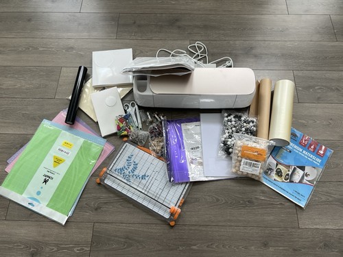 Cricut Maker 2 Machine + Craft Bundle - Picture 1 of 12
