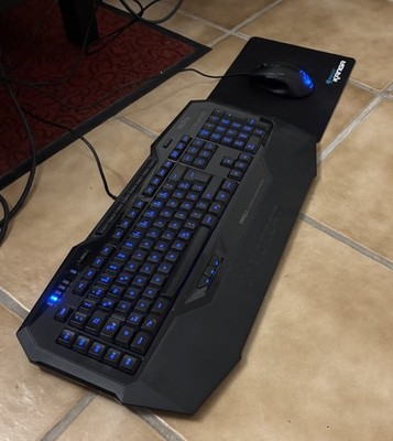 Roccat Gaming Tastatur Maus Set Inkl. Mauspad