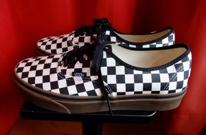 vans authentic checkerboard black white gum