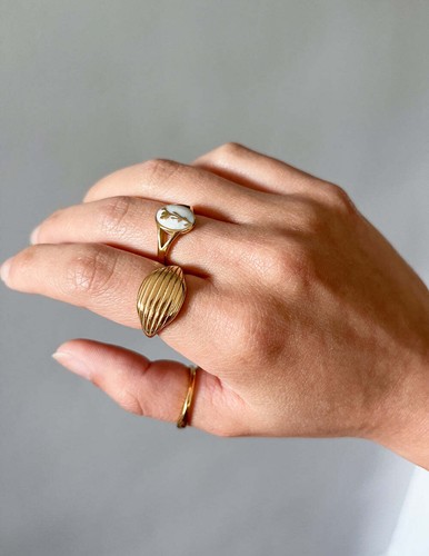 Wildflower Signet Ring - Picture 5 of 15