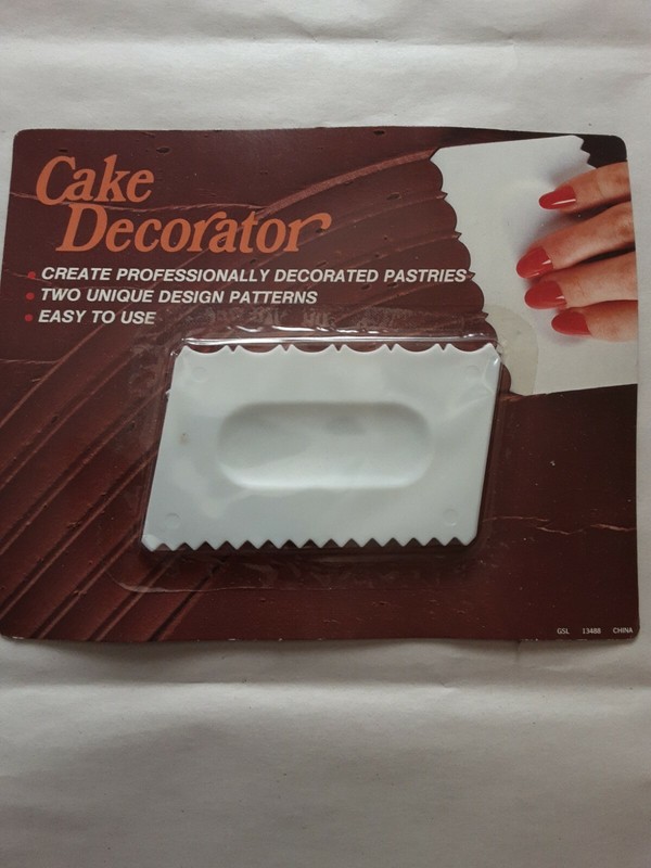 Vintage 1990's White Cake Decorator Spatula Scraper Spreader