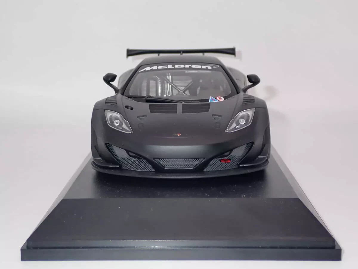 MINICHAMPS 1/18 car McLaren MP4-12C GT3 Street 2012 matt black