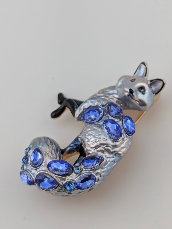 LITTLE SNOW FOX BROOCH winter blue enamel kitsune crystal animal