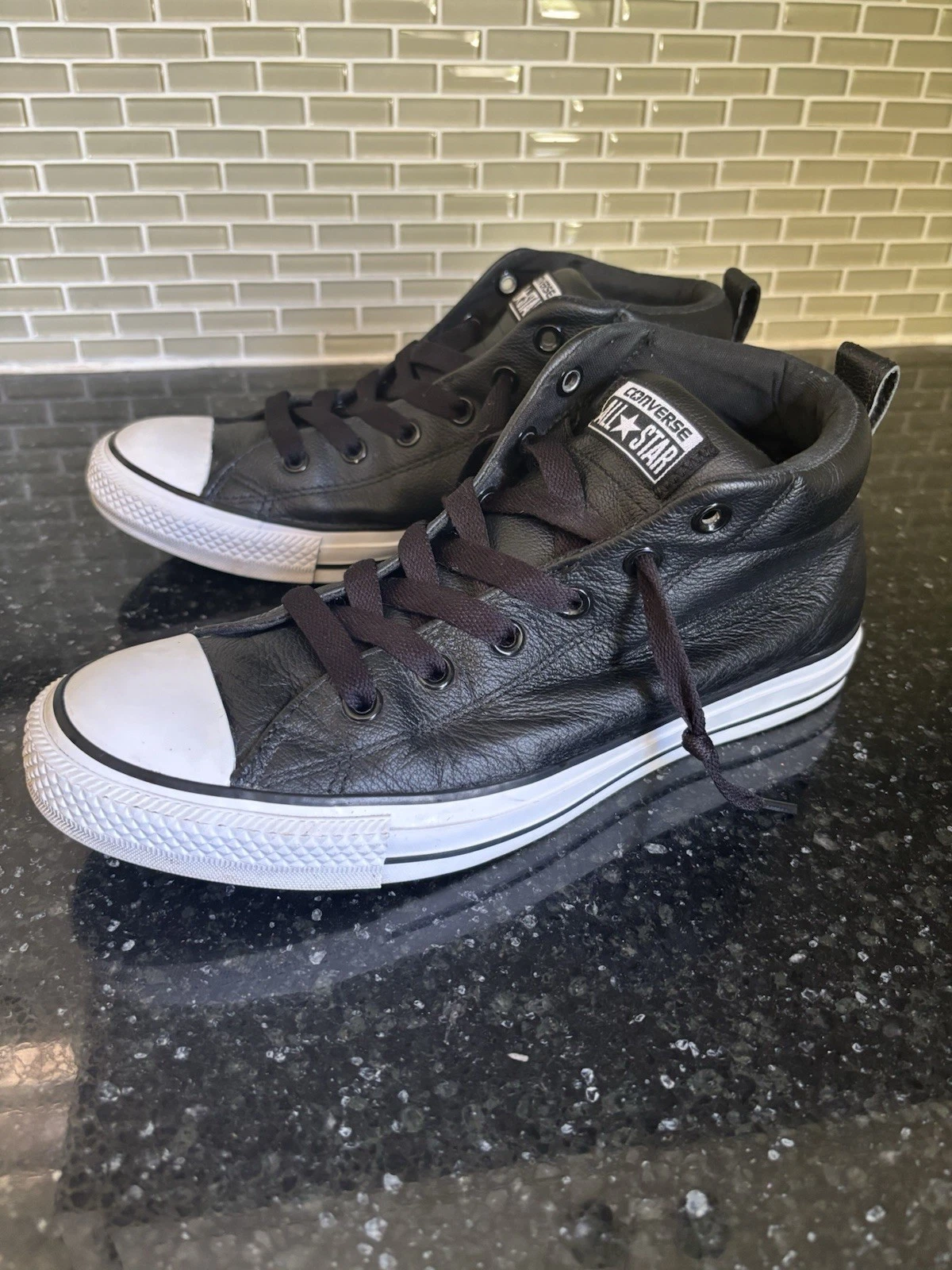 Converse All Star nere alte in pelle Chuck Taylors usate in ottime condizioni UNISEX taglia 8