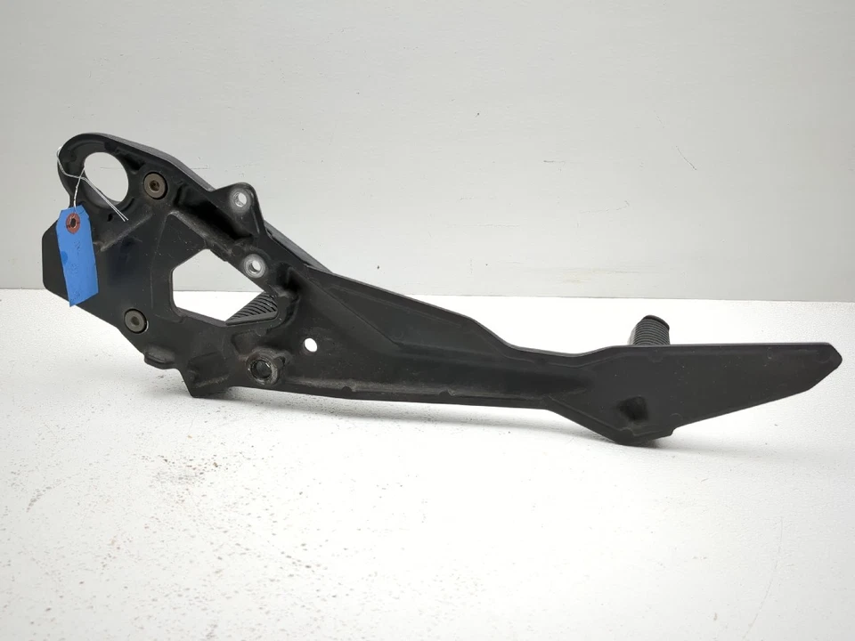 09-17 Yamaha FZ6R FZ6 delantero derecho clavija de conductor reposapiés trasero Foto 3 de 4