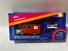 SiKU 1911 Red Mobile Intensive Care Unit