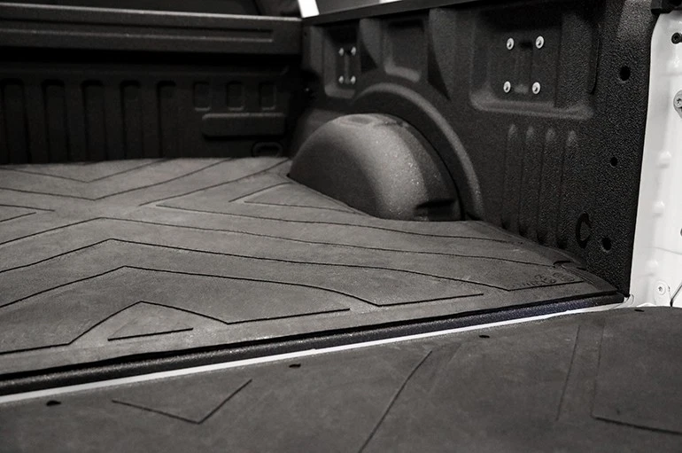 Tapete de cama Dee Zee DZ77007, One X-Mat 15- Compatível com Ford F150 8 pés cama borracha preta Perfo - Imagem 4 de 4