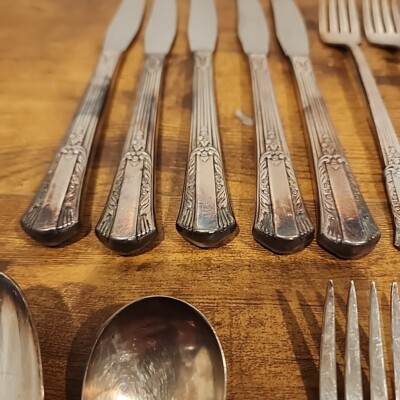 WM ROGERS Overlaid IS Treasure Silverplate 1940's 25-pc Flatware
