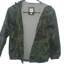 Gap Boys Size Medium Windbreaker Jacket Green Camo Hooded Full Zip Pockets Lined