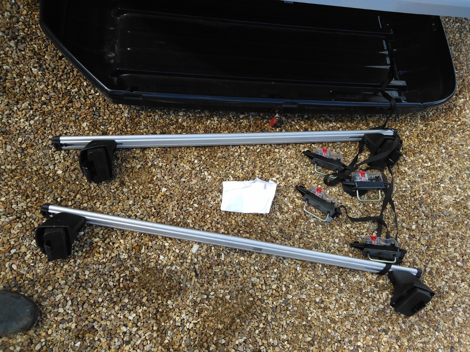 Halfords Exodus Roof Box Large 580 Litre Silver Keys 4 Clamps