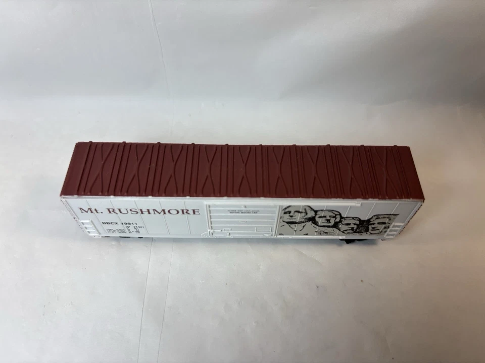 N Scale Bev-Bel Mt Rushmore 50' Evans Box Car 22001 - Image 4 of 4