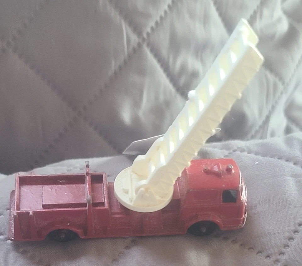 TOOTSIETOY Escalera Aérea Camión de Bomberos Bonito con Escalera y Camión de Bomberos con Manguera  Foto 4 de 4