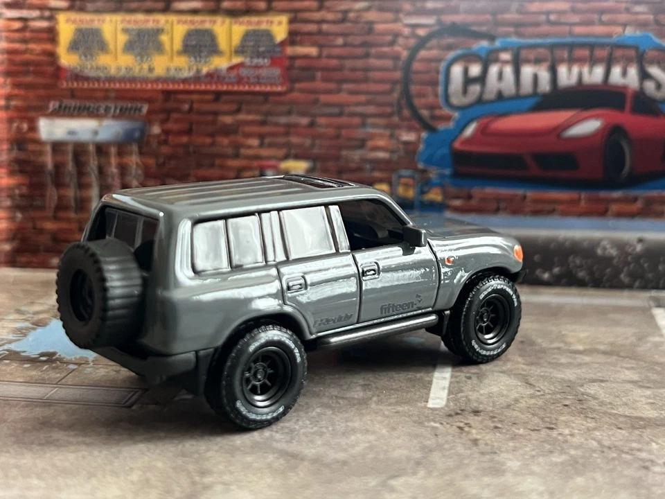 Rueda Hot Wheels gris oscuro TOYOTA LAND CRUISER JDM Real Rider intercambiada Foto 2 de 3