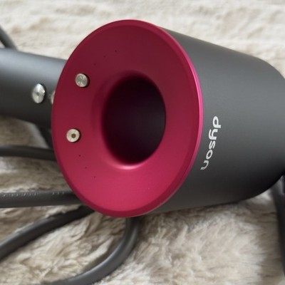Dyson Supersonic Haartrockner (Anthrazit/Fuchsia) inkl. 5 Aufsätze Wie Neu & OVP