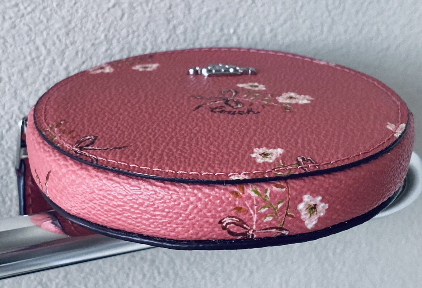 COACH PINK FLOWER & BOW ZIP COIN/CARD CASE ROUND 6667… Gem