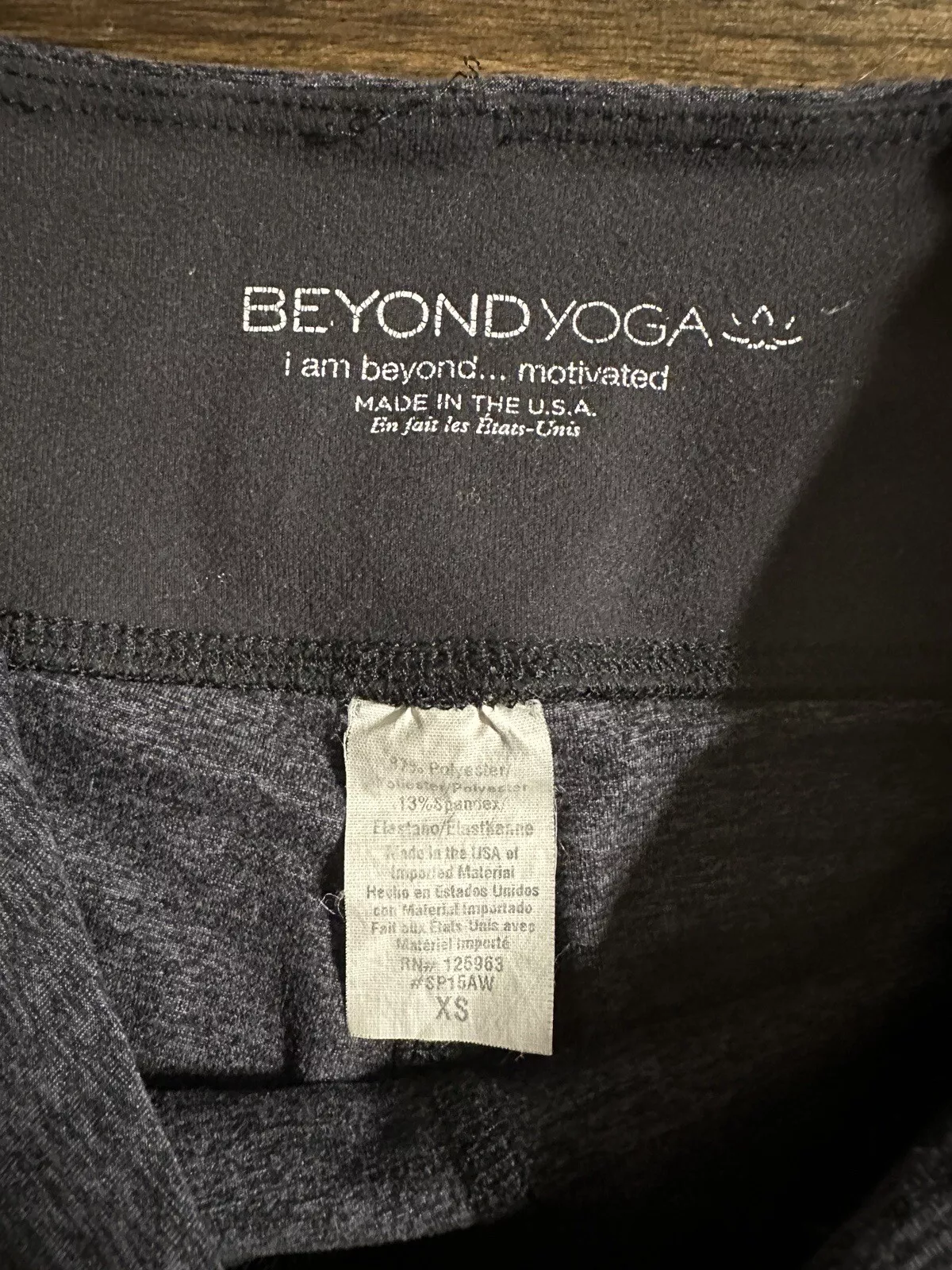 beyond-yoga tesne vesmirne barvivo pouzite cteni leggings