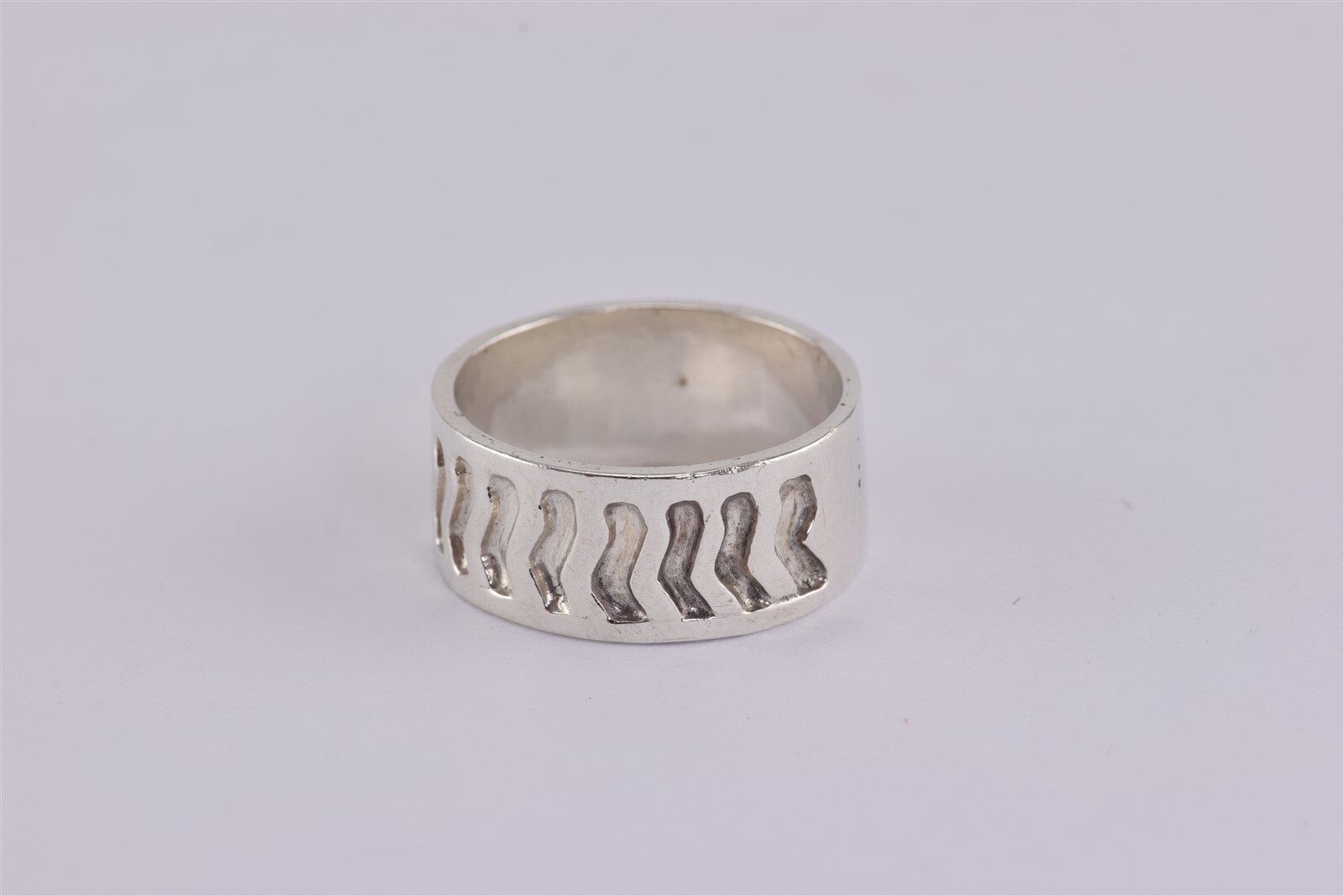 Sterling Silver 8mm Carved Pattern Flat Sided Ban… - image 6