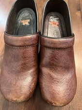 Women's Dansko XP Clogs. Leather, brown floral tooled. Size EU40 US 9