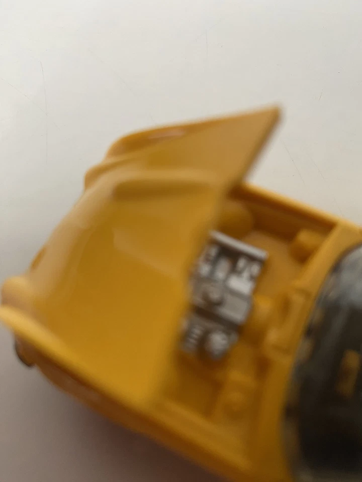 MINIATURE NOREV MODELE  TRIUMPH TR5  jaune  N° 144  PLASTIQUE /SANS BOÎTE. TBE - Photo 4/4