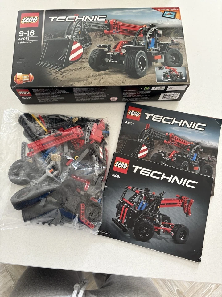 LEGO Technic 42061 Telehandler, photo 1 of 5