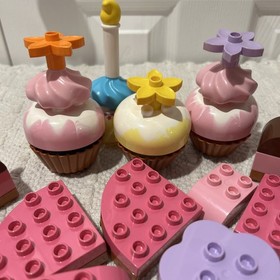 LEGO DUPLO 6785 adorable Creative Cakes Cupcakes Dessert Lot