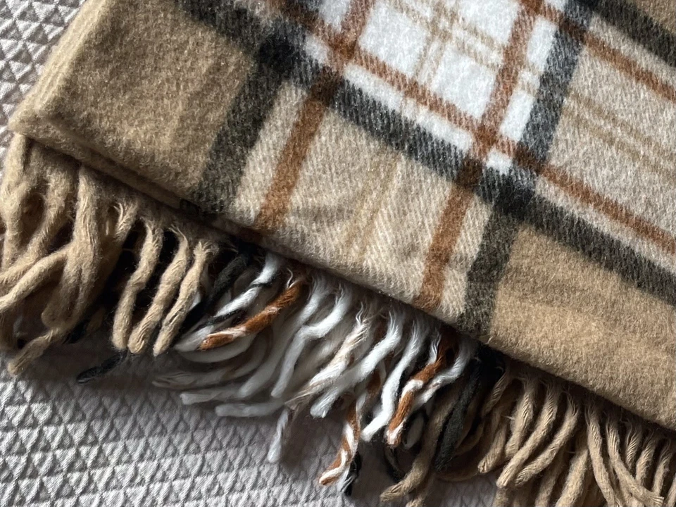 Manta acrílica Amana Woolen Mills hecha en EE. UU. Sociedad Amanda Iowa Foto 3 de 4