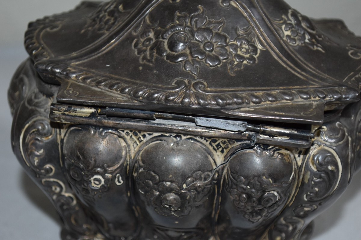 Vintage Ornate W.B. #315 footed silver plated Art Nouveau Trinket