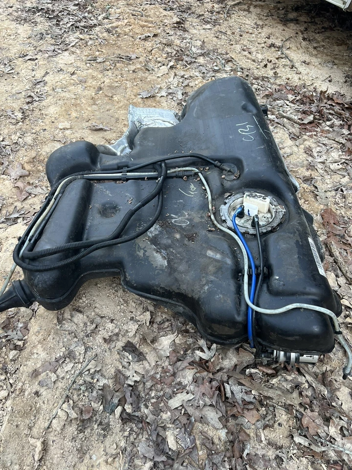 Volkswagen Beetle 2006-2010 convertible tanque de combustible Foto 2 de 4