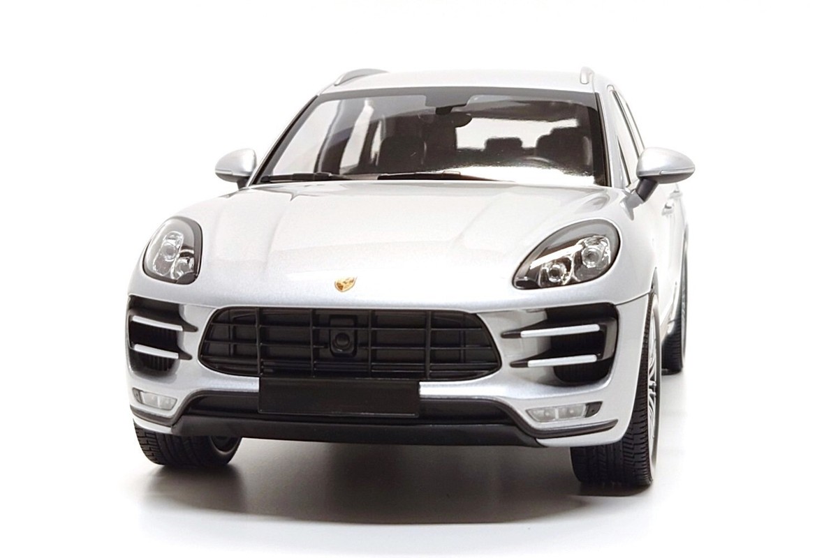 Minichamps 1:18 Porsche Macan Turbo in Rhodium Silver Metallic | eBay