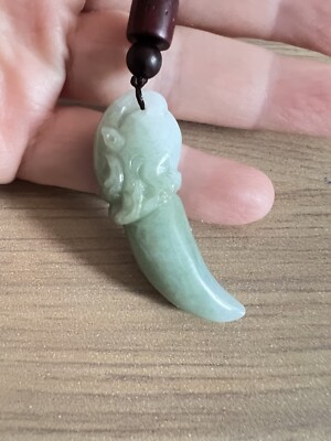 Halskette mit Anhänger grüne Jade Jadeit Drachenzahn Unisex