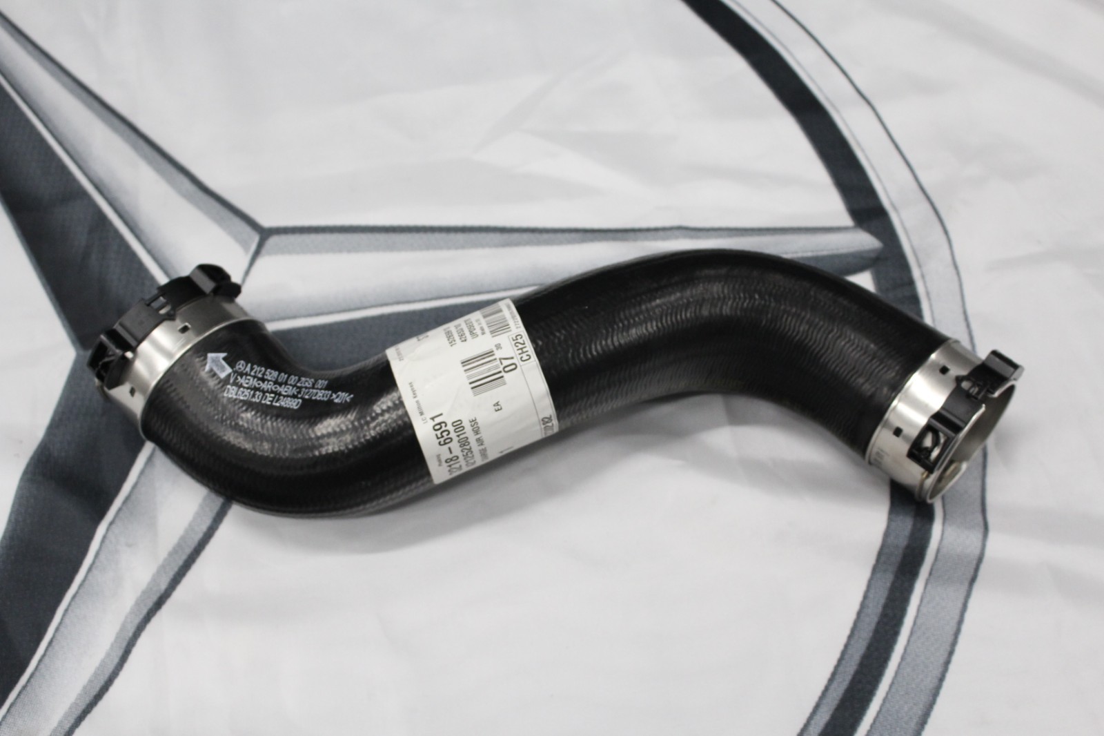 Genuine MercedesBenz W212 EClass E300d hybrid LH Intercooler Hose